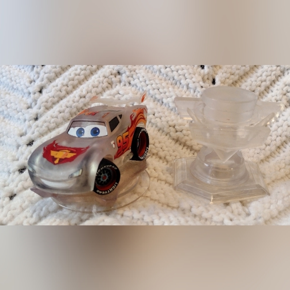 Disney Infinity Lightning Mcqueen Crystal Series Limited Edition Piston Cup 1.0